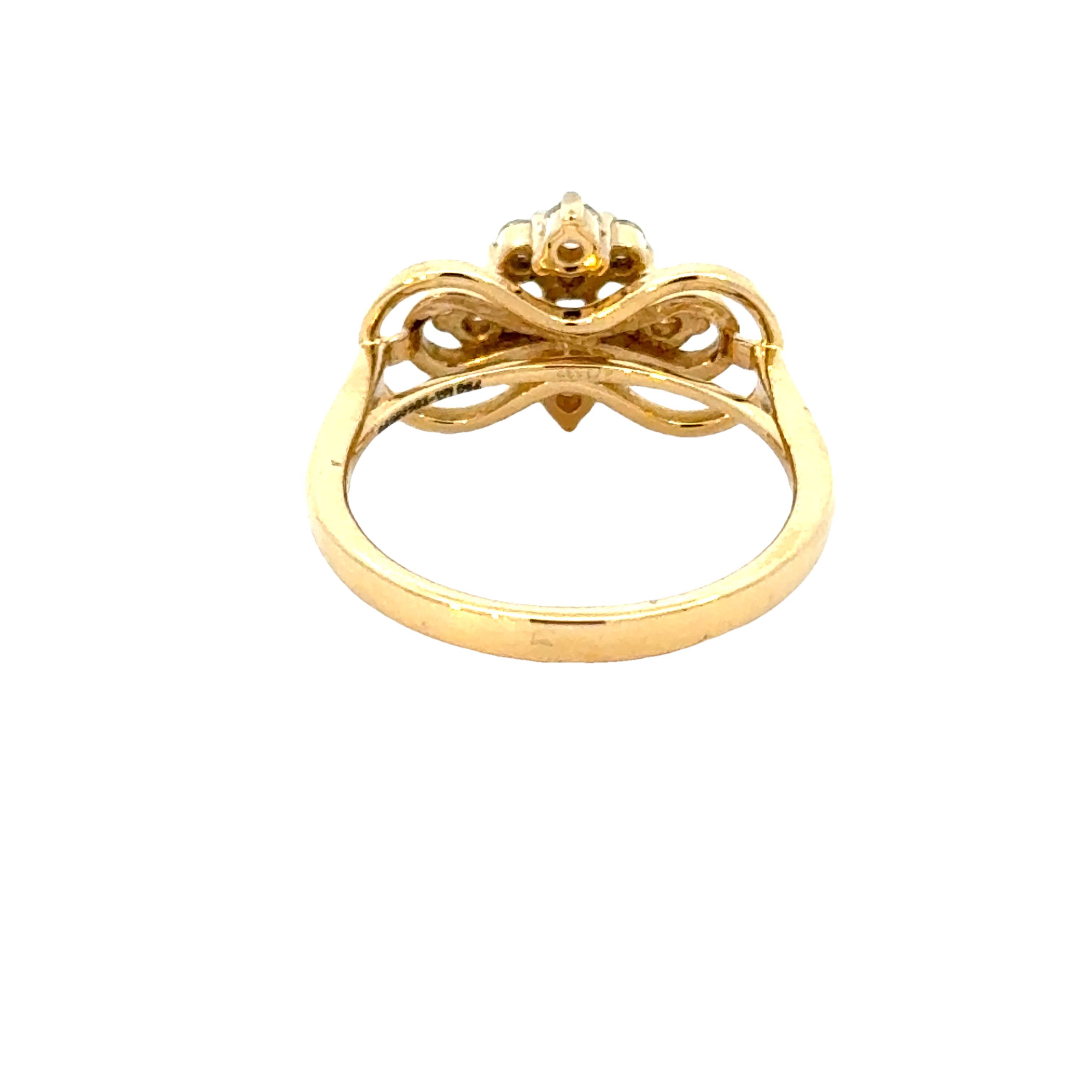 18k Yellow Gold and Diamond Fancy Ring in size 5.5 and total gold weight of 3.75g