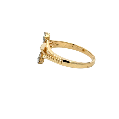 18k Yellow Gold and Diamond Fancy Ring in size 5 and total gold weight of 2.65g