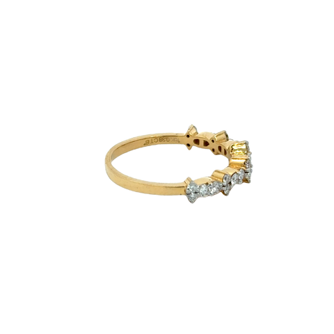 18k Yellow Gold and Diamond Fancy Ring in size 5.5 and total gold weight of 2.21g