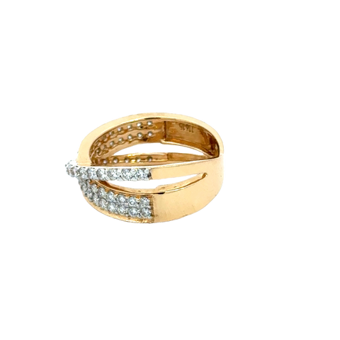 18k Yellow Gold and Diamond Fancy Ring in size 5.5 and total gold weight of 3.93g