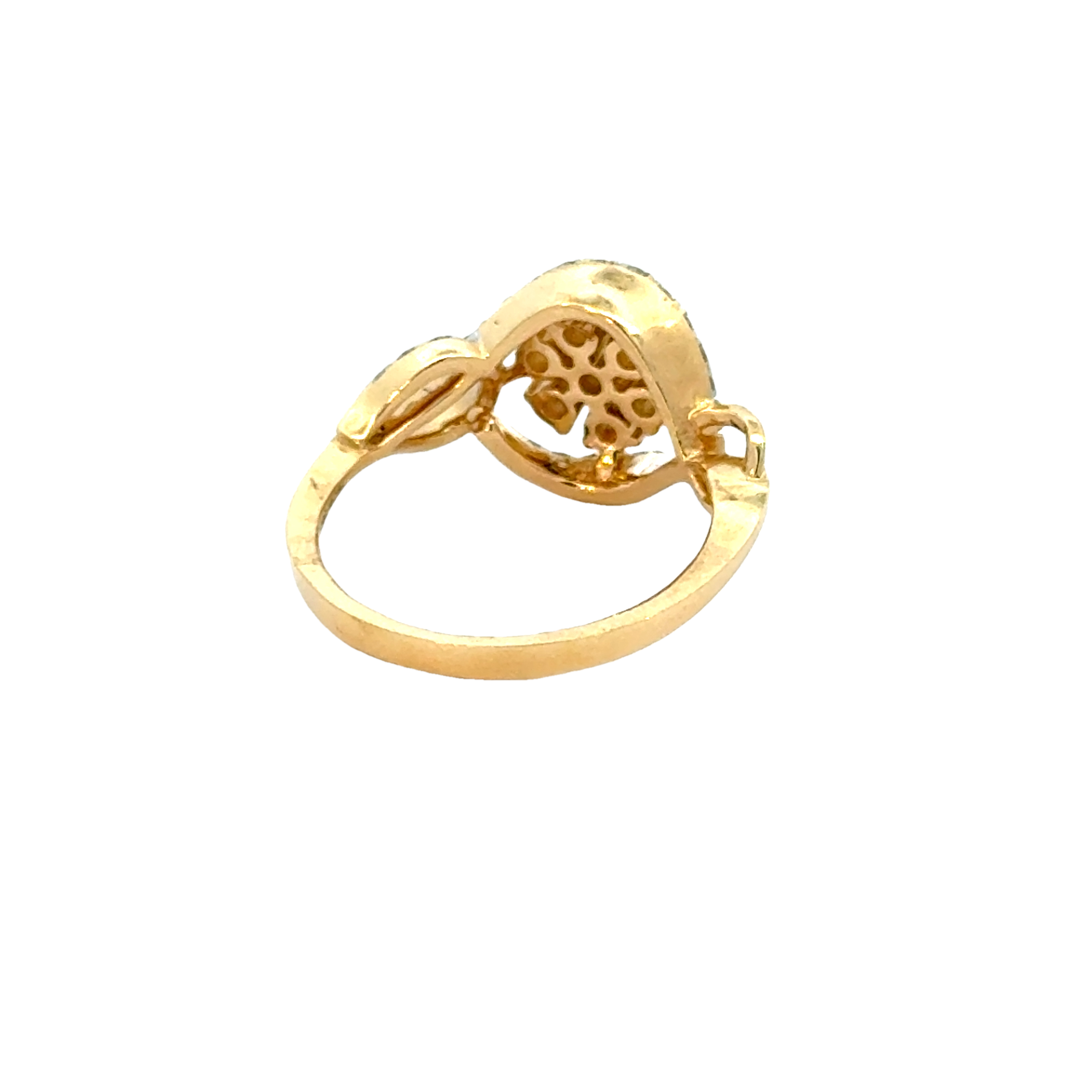 18k Yellow Gold and Diamond Fancy Ring in size 5.5 and total gold weight of 3.58g