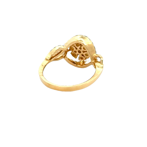 18k Yellow Gold and Diamond Fancy Ring in size 5.5 and total gold weight of 3.58g