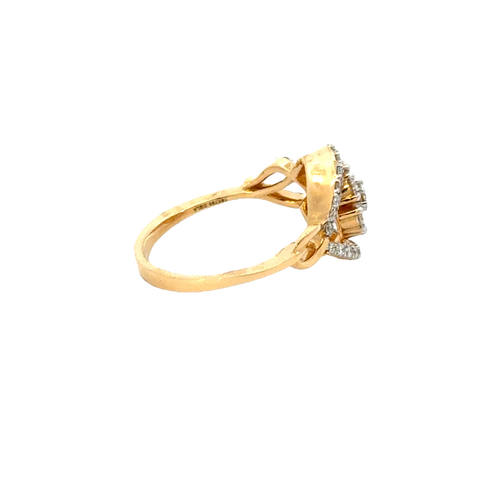 18k Yellow Gold and Diamond Fancy Ring in size 5.5 and total gold weight of 3.58g