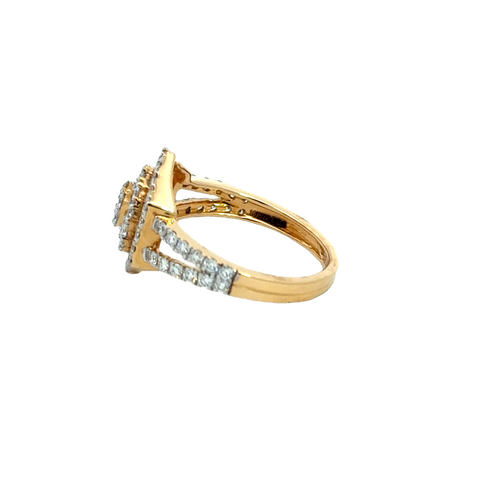 18k Yellow Gold and Diamond Hexagon Sparkle Fancy Ring in size 5.5 and total gold weight of 3.36g