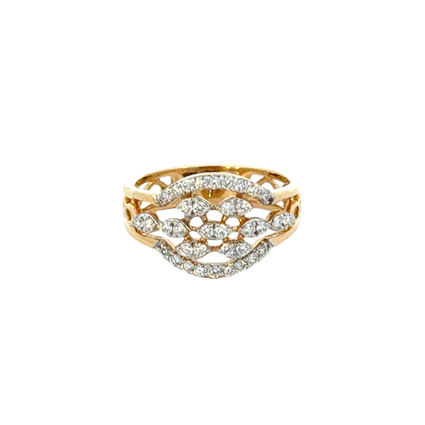 18k Yellow Gold and Diamond Fancy Ring in size 5.5 and total gold weight of 3.66g