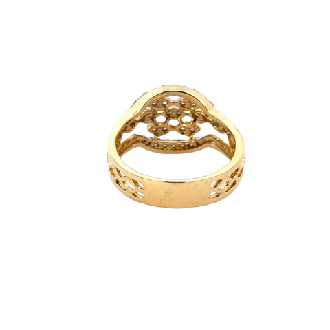 18k Yellow Gold and Diamond Fancy Ring in size 5.5 and total gold weight of 3.66g