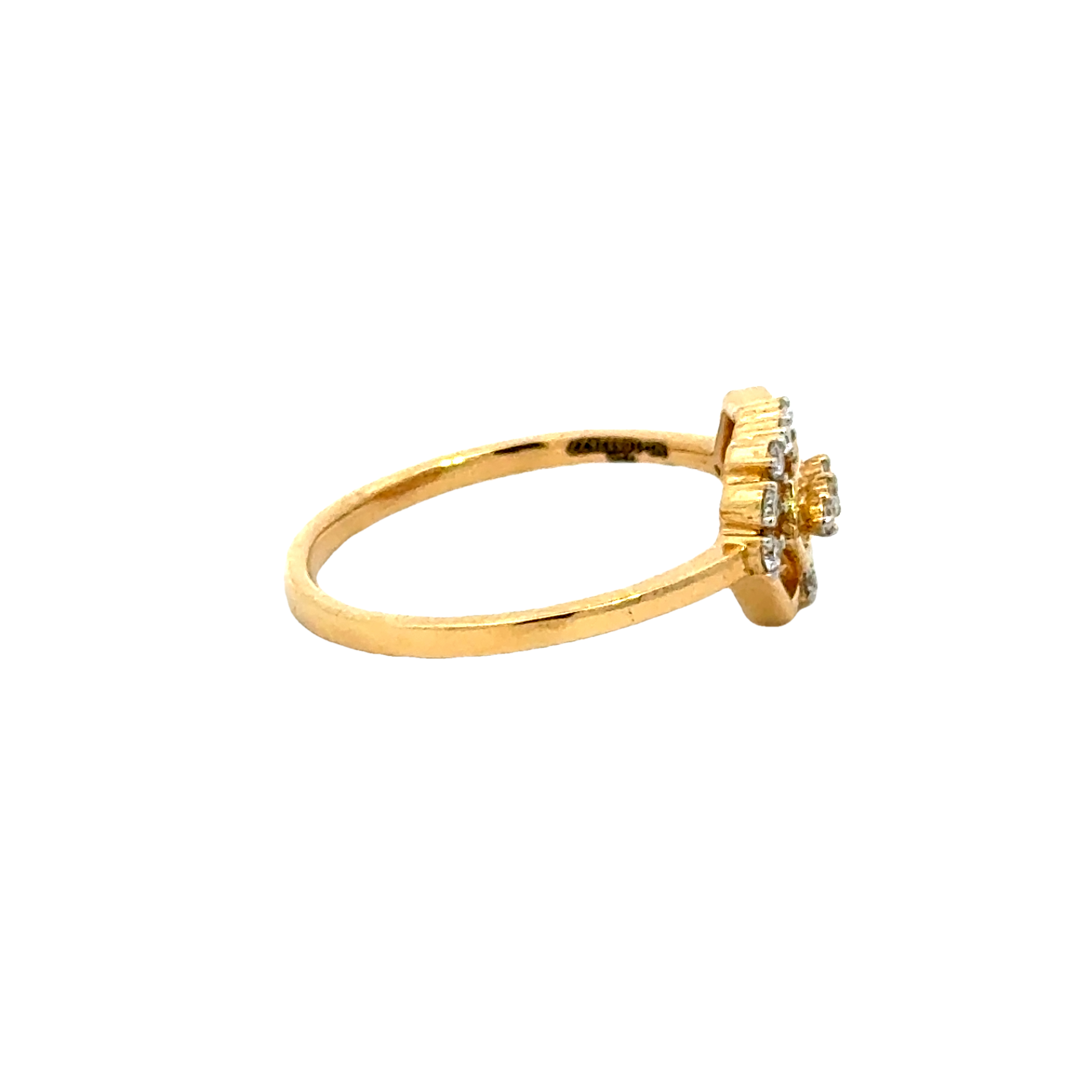 18k Yellow Gold and Diamond Fancy Ring in size 5.5 and total gold weight of 1.9g