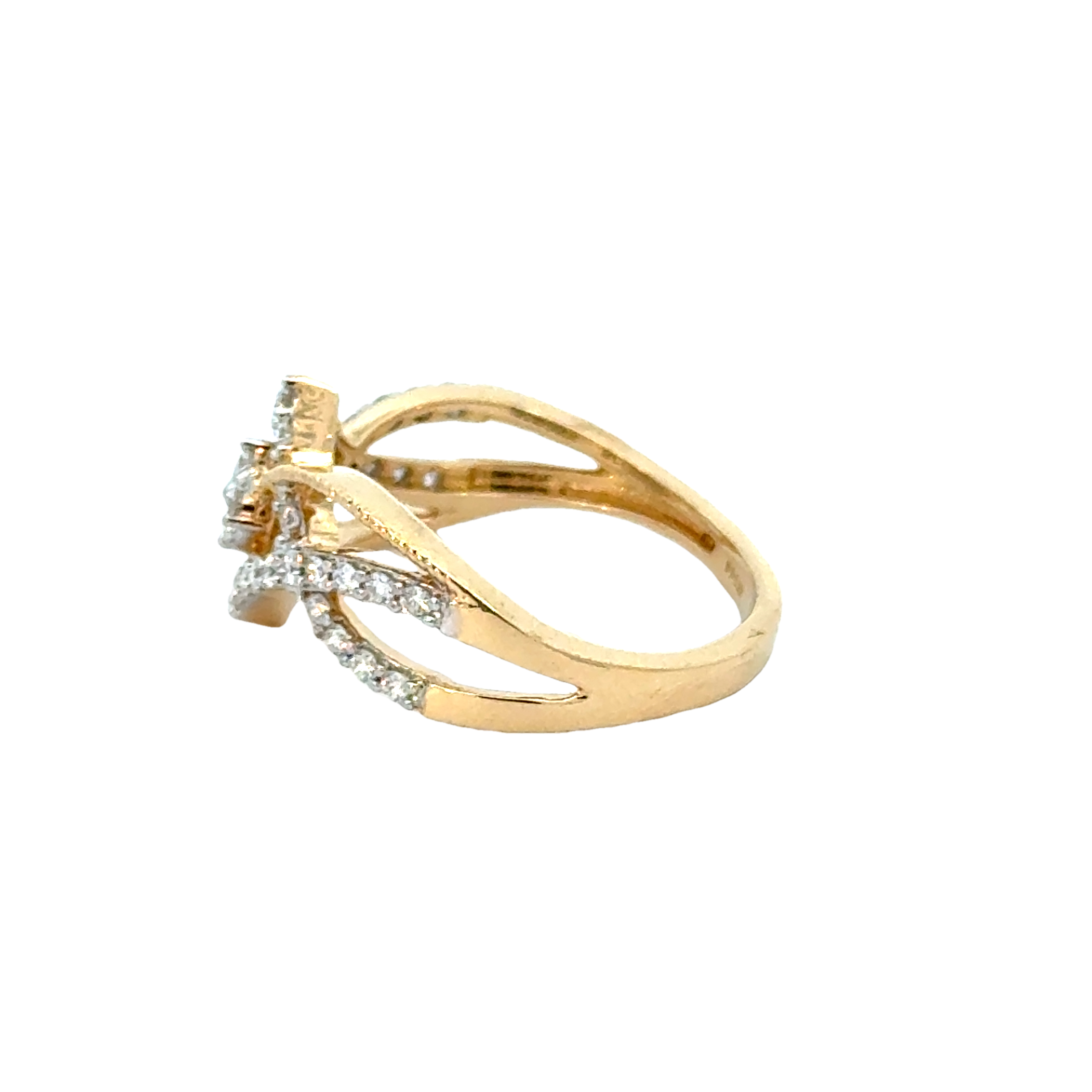 18k Yellow Gold and Diamond Fancy Ring in size 5.5 and total gold weight of 3.21g