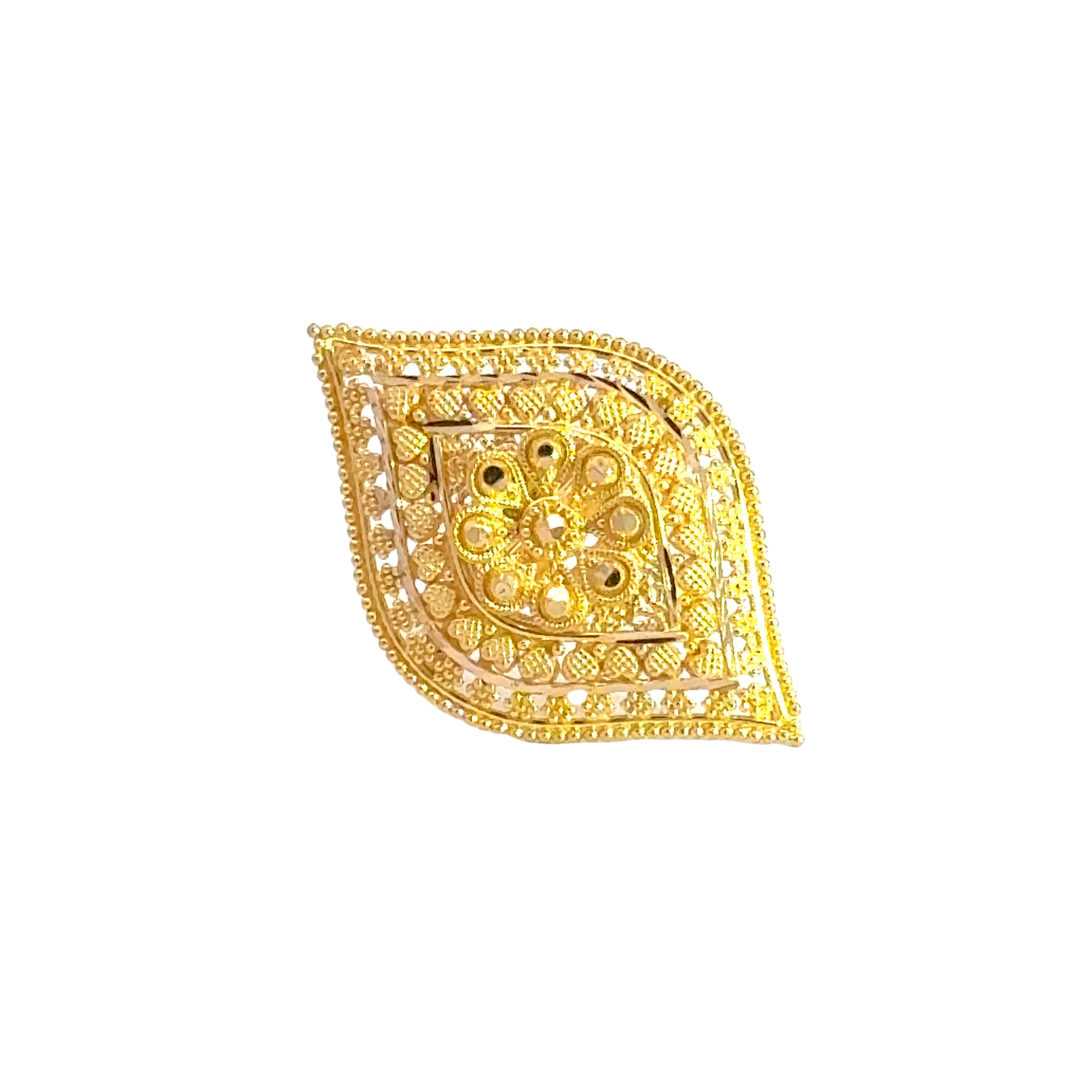 22k Yellow Gold Filigree Ring measuring 6.5