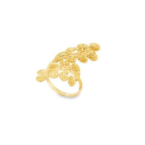 22k Yellow Gold Fancy Ring measuring 7