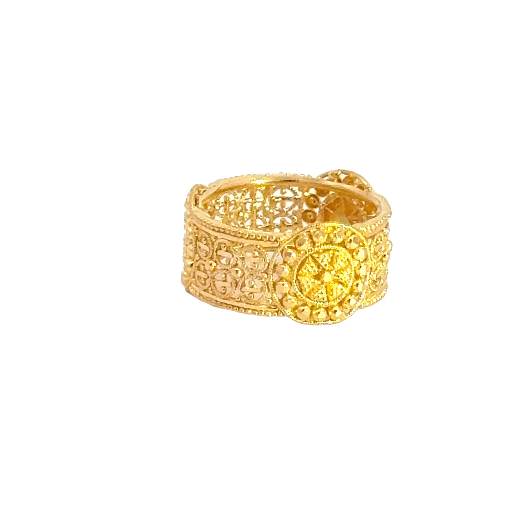 22k Yellow Gold Band Fancy Filigree Ring measuring 6