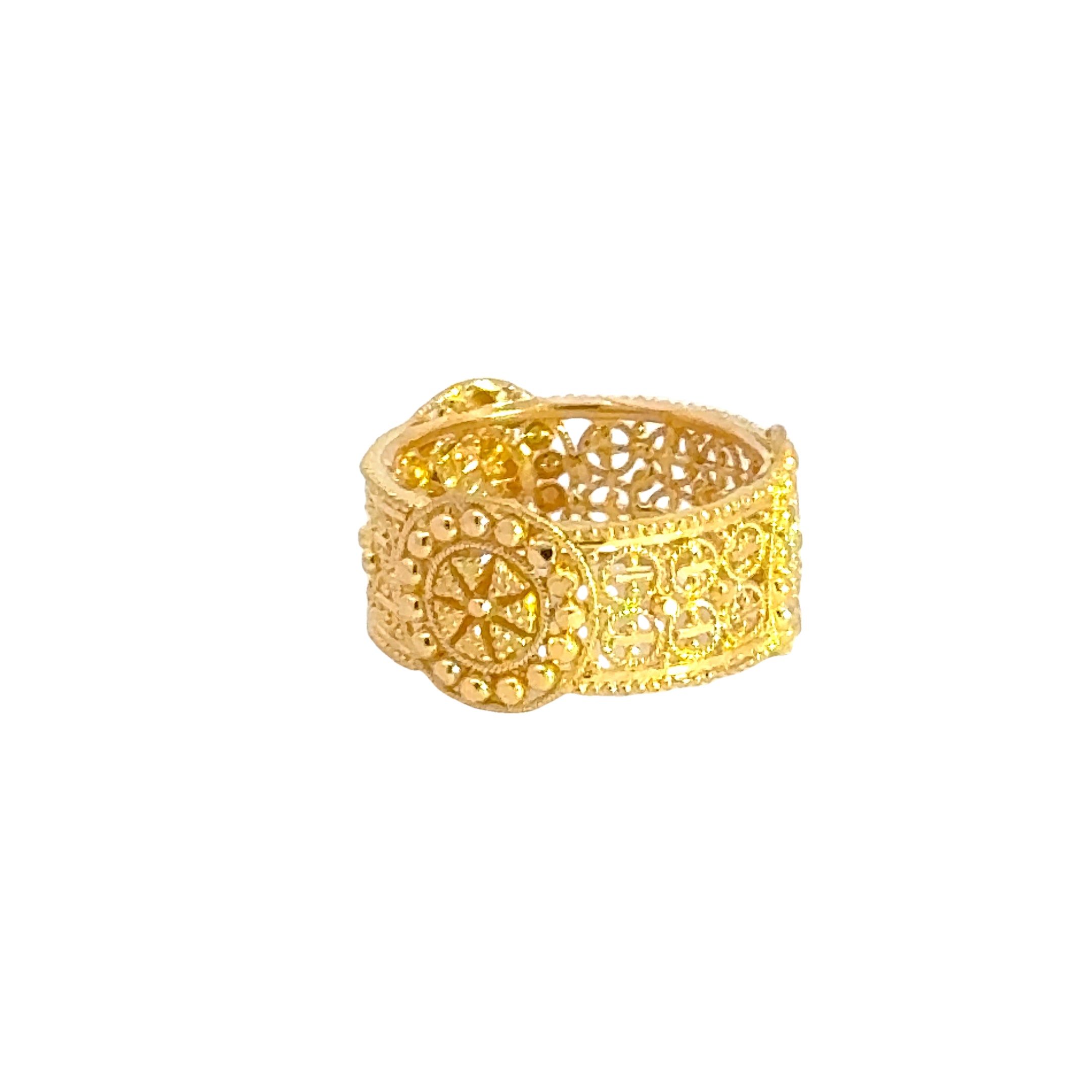 22k Yellow Gold Band Fancy Filigree Ring measuring 6