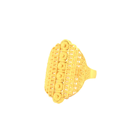 22k Yellow Gold Ring in size 7.2  and total gold weight of 5.51g