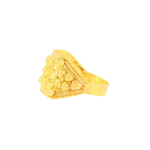 22k Yellow Gold Filligree Ring in size 8.5 and total gold weight of 4.49g