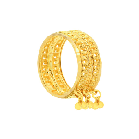 22k Yellow Gold Band Ring in size 7.5 and total gold weight of 4.59g