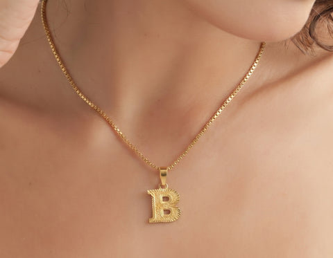 22K Yellow Gold Initial B Pendant with gold weight of 0.97g