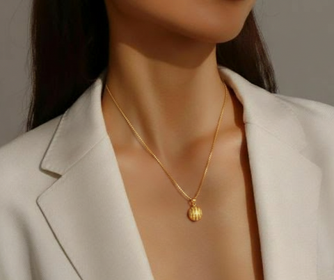 22K Yellow Gold Classy Small Pendant with gold weight of 0.8g