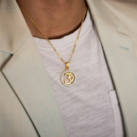 22K Yellow Cubic Zirconia Religious Om Small Pendant with gold weight of 2.28g