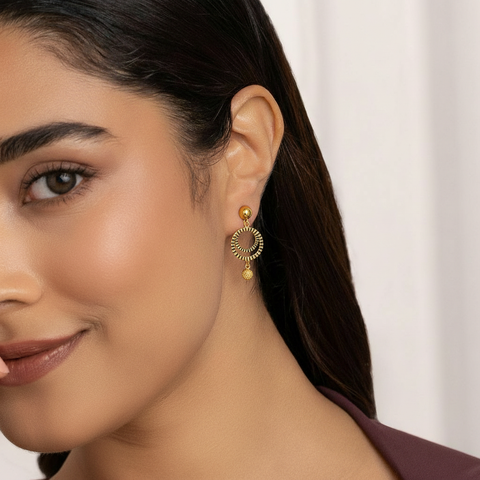 22k Yellow Gold Dangler Large Earrings with gold weight of 2.87g