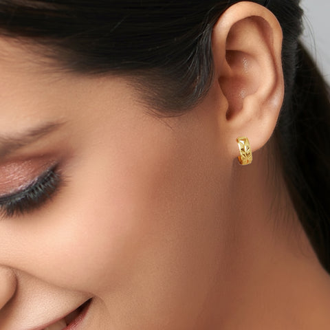 22k Yellow Gold Hoop Medium Earrings with gold weight of 2.36g