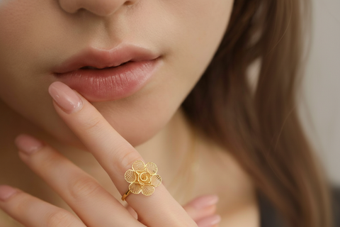 22k Yellow Gold Fancy Flower Ring in size 7 and total gold weight of 3.05g
