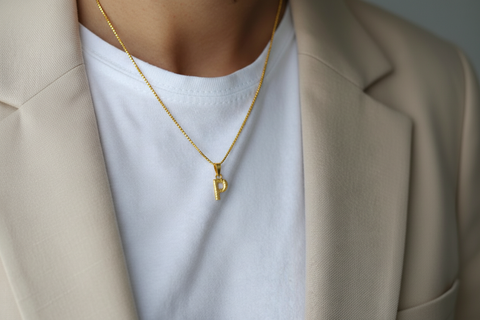 22K Yellow Gold Initial P Pendant with gold weight of 0.94g