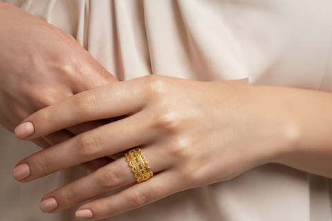 22k Yellow Gold Fancy Ring in size 6.5 and total gold weight of 2.03g.