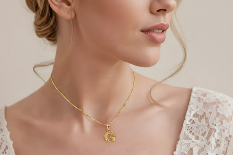 22K Yellow Gold Initial G Pendant with gold weight of 0.82g