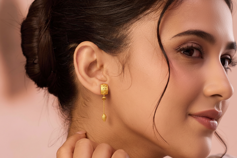 22k Yellow Gold Dangler Large Earrings with gold weight of 4.97g