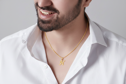 22K Yellow Gold Initial H Pendant with gold weight of 0.78g