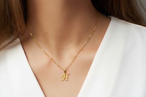 22K Yellow Gold Initial H Pendant with gold weight of 0.78g