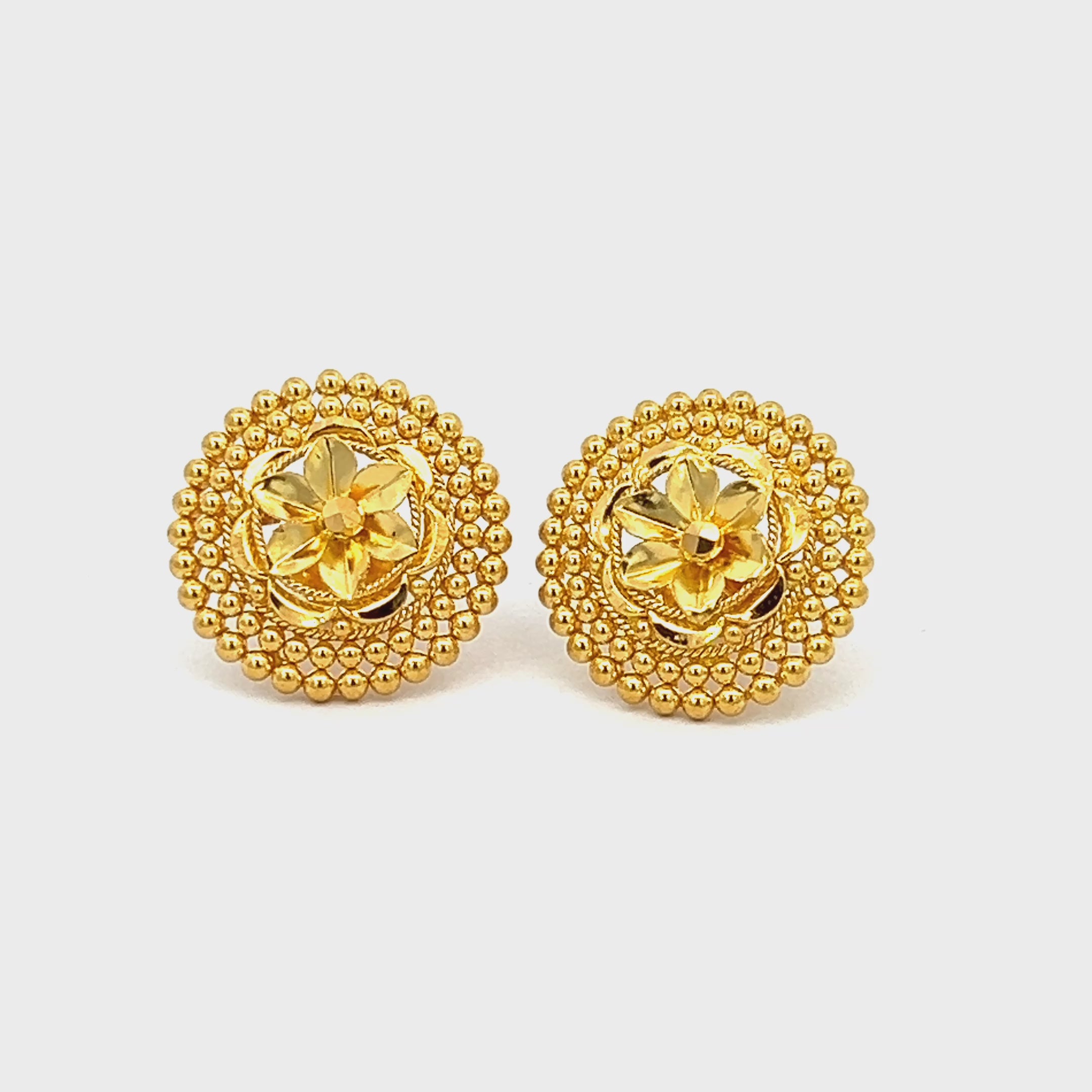 22k Yellow Gold Filigree Medium Earrings with gold weight of 6.5g